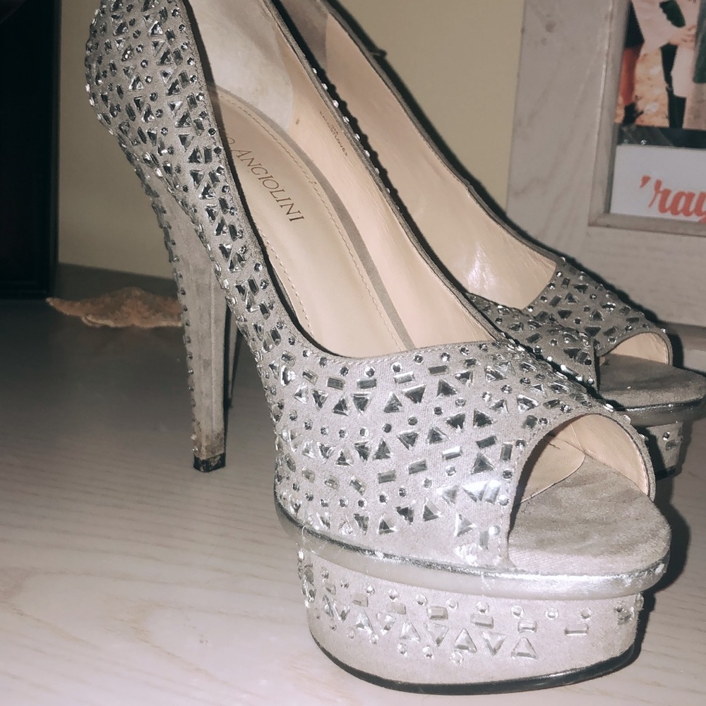 Enzo Angiolini heels!